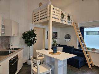 Modernes Tiny City House - 3 Apartments - 5