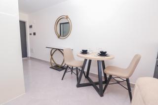Luxy Queen - 1