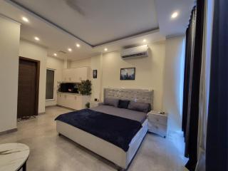 Luxury 2BR Apartment Near Islamabad Airport - 2