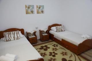 Swimming Pool - Leko House Perondi - 1