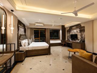 The Luxury Tiger at Lake Pichola - 0