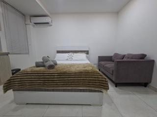 Loft 5 Minutos de Jardín plaza sector universitario Barrio el Ingenio - 6