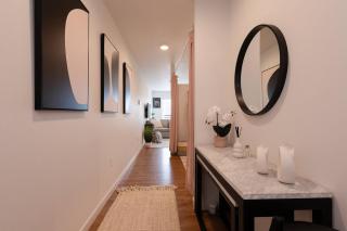 Stunning Capitol Hill 1BD Condo - 5