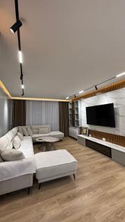 Luxury Spacious Apartment - Tirana - 0