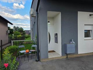 apartmani mikek - 0