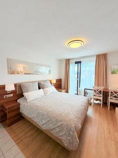 Hotel Room at Munich Central Station - 8