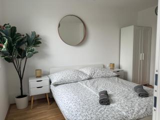 Brand New Apartment with Balcony & Free Parking - 4
