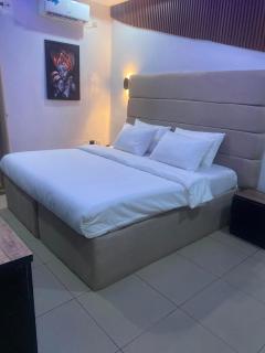 Royal vantage hotel and suites - 4
