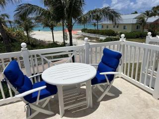 Bimini Bay Resort & Marina Parrot-dice! - 3