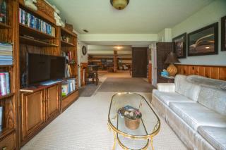Majestic Maples - Quiet oasis with 2 king beds - 8