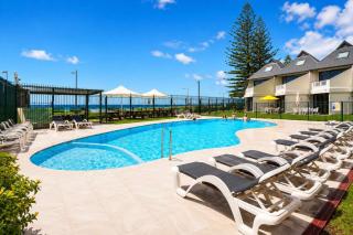 Ocean front 2BR Apartment Heated Pool - 4