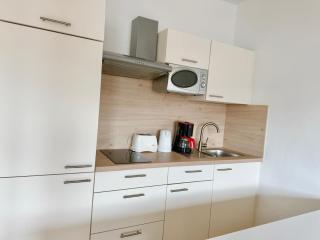 Lake View Apartment - Free Parking - 8