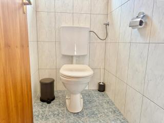 Lake View Apartment - Free Parking - 6