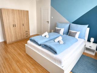 AwesHome City Apartment - City center, 3 bedrooms, Free parking, Shopping malls - 5