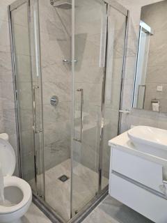 3 Bed Gem Waterfront Apartment - 7