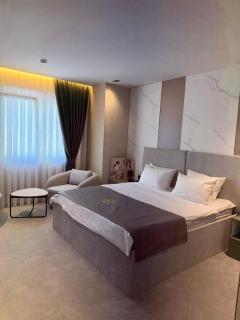 Fron Hotel - 6