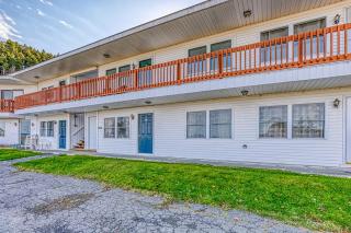 Charming condo w/ lake access, dock, WiFi & mountain views - 6