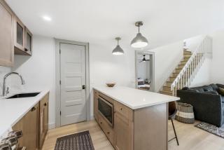 Modern Mountain-Chic Condo-Ski, Golf, Bike, Hike! - 1