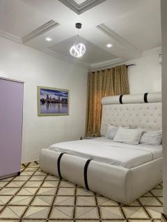 Hollysee Hotel & Suites - 6