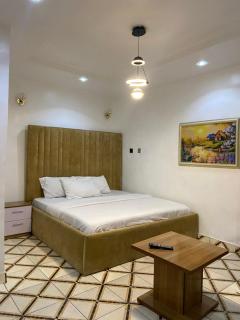 Hollysee Hotel & Suites - 4