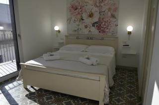 Back Room Relais - 1
