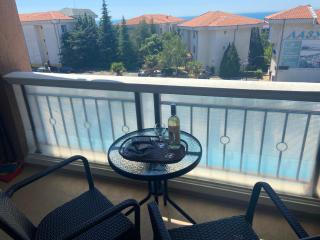 2 bedroom apartment Sveti Vlas with 2 balconies and sea views - 7