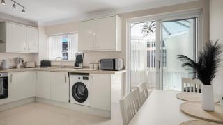 3-Bed Home - Sleeps 5 - Free Parking - NEC - 5