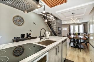Spacious Downtown 4BR-3BTH w'Roofdeck Sleeps 12 - 4