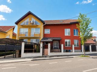 Retro Retreat - Apartment for 2 with Free Parking - 1