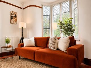 Historic Gatehouse inc Private Garden Near Oswestry & Wrexham - 3