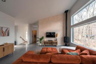 Chalet Boreä - Private Spa, Sauna and Fireplace - 5 Min to Tremblant - 6