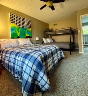 Fishers 3Bedroom Fun Stay w/ Game Room - Fishers - 4