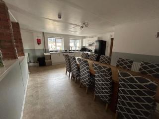 Self-contained large annexe near Stonehenge - 8