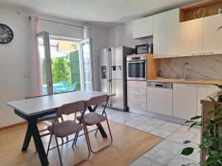 Apartment Garden Residence with private parking - 5