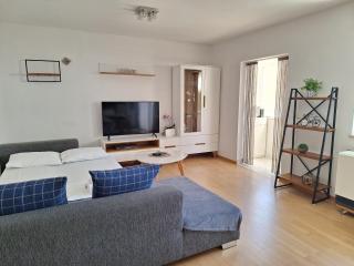 Apartment Garden Residence with private parking - 4