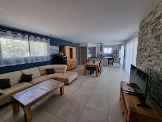 Villa Aurélia - Piscine - 10 personnes- 10 mn des plages - 1