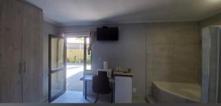 Rundu Rainbow Guesthouse - 0