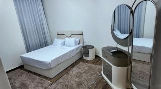 Luxurious Two Bedrooms Apartment in Latin District - 7