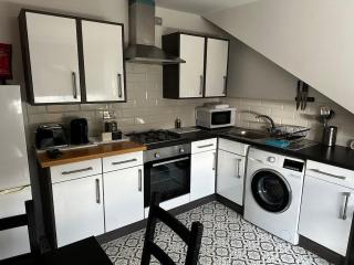 Stylish Cathedral Road Stay, Cardiff Centre - 4