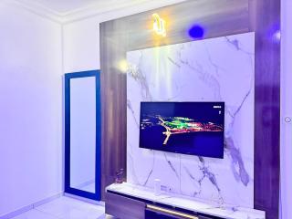 COZY 2 BEDROOM Apartment - AGO PALACE WAY - 5