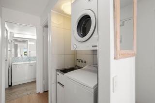 Cheltenham Apartments Unit 7 40 King St - Caloundra - 1