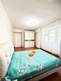 Cozy Apartment Sleeps 4 Central Location - 6