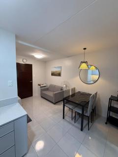 Minimalistic 2BR Cozy Apartment at your fingertips - 2