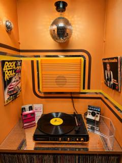 Chez Claude - Retro Chic Suite - 1