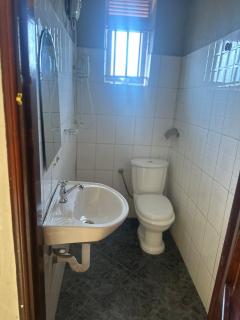 Cozy studio apartment in Makindye - 6
