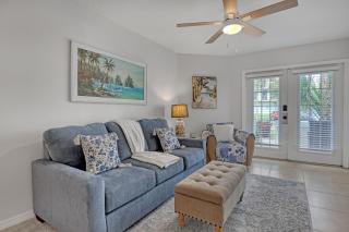 Comfort by the Beach - Heated Pool & Private Beach - 4