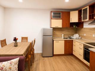 ELIZA B Fushë Kosovë Two-Bedroom Apartment with Balcony - 6