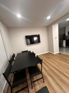 Large 2 BR House with patio 15 min Times Manhattan - 7