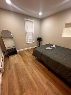 Large 2 BR House with patio 15 min Times Manhattan - 3