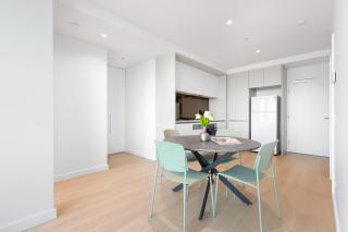 15D Stunning Skyline Abnb-Style 2BR Apt With Parking And Luxury Amenities - 6
